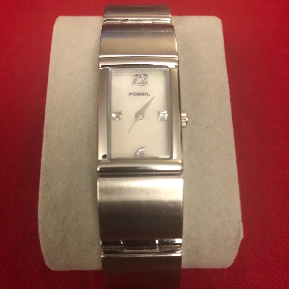 Fossil silvertone watch